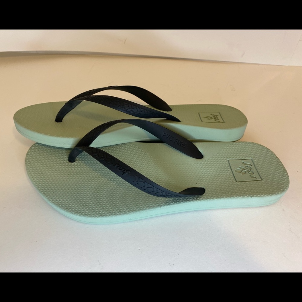 New REEF PVC free flip flops sz8